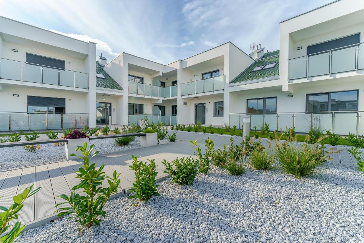 Sunset Resort Iv, Nadmorska 98B Грзибово Экстерьер фото